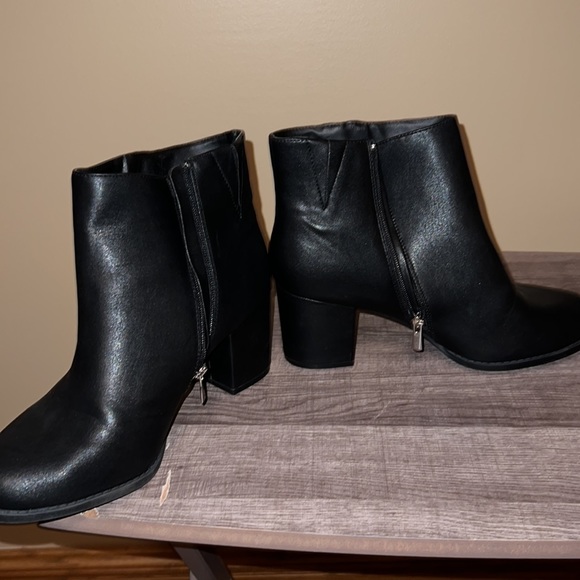 Black torrid booties - Picture 2 of 4
